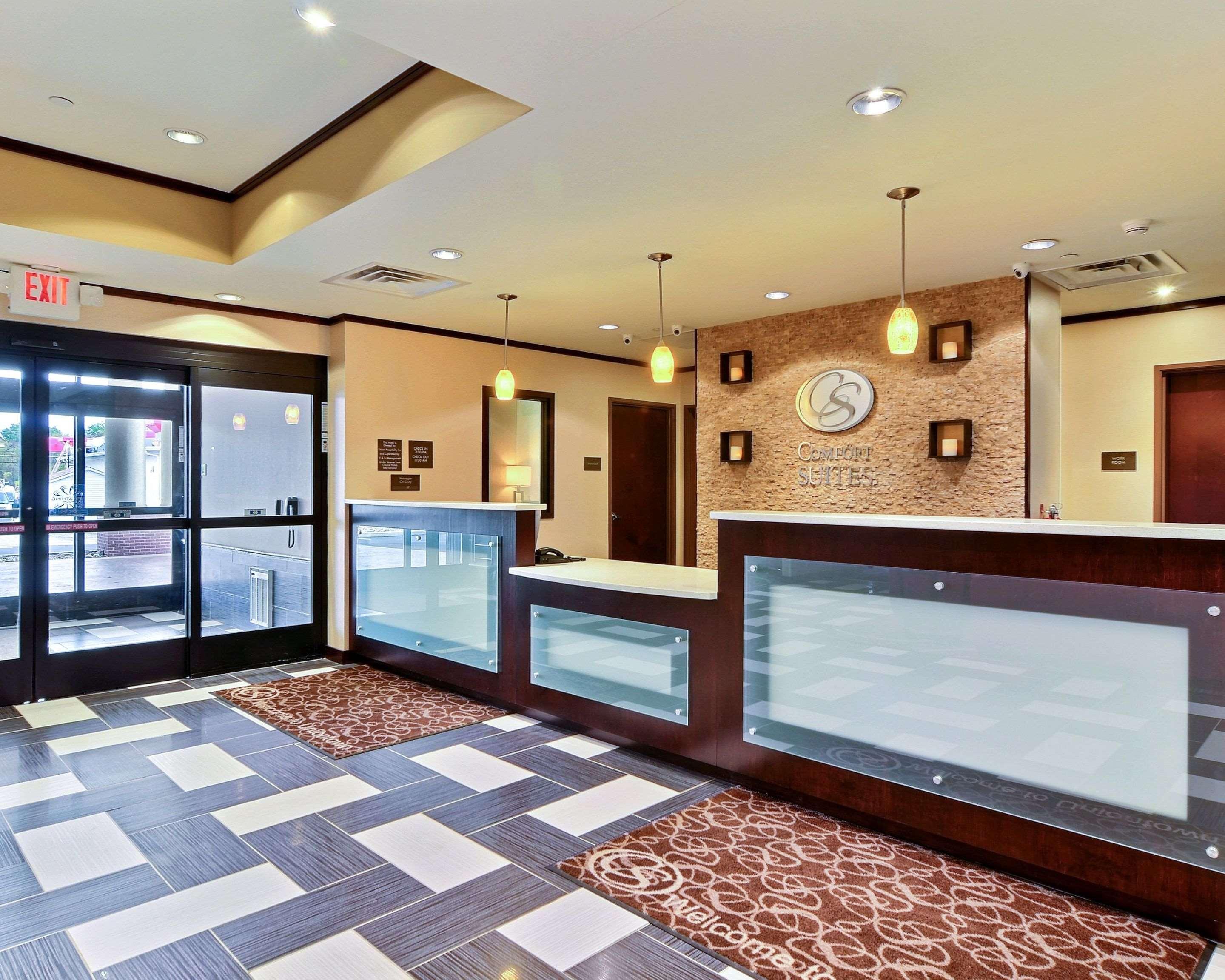 Comfort Suites Uniontown Extérieur photo