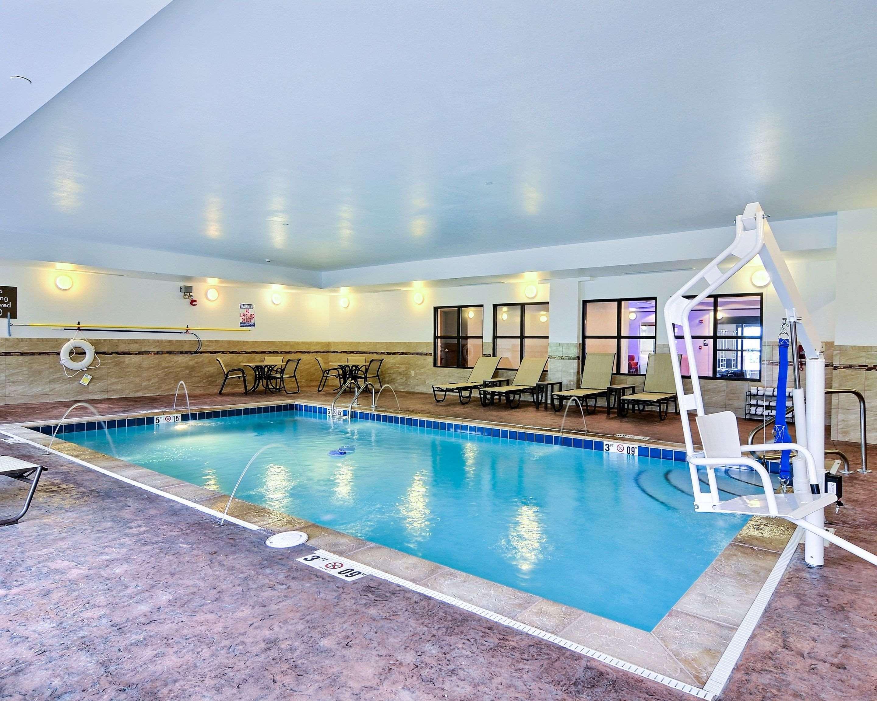 Comfort Suites Uniontown Extérieur photo