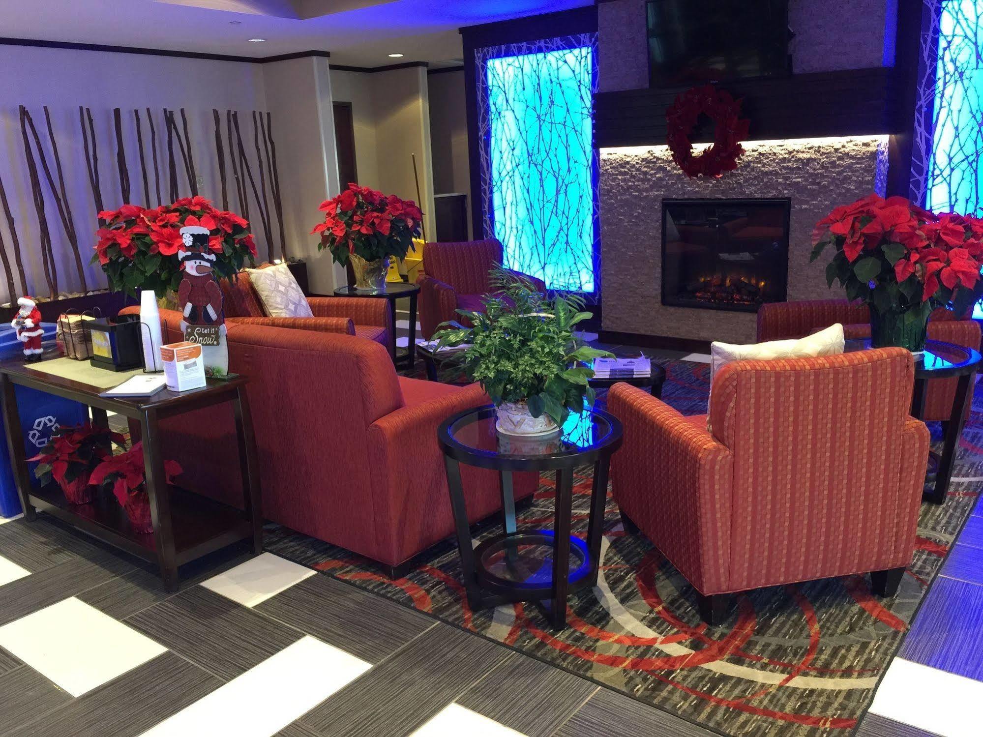 Comfort Suites Uniontown Extérieur photo