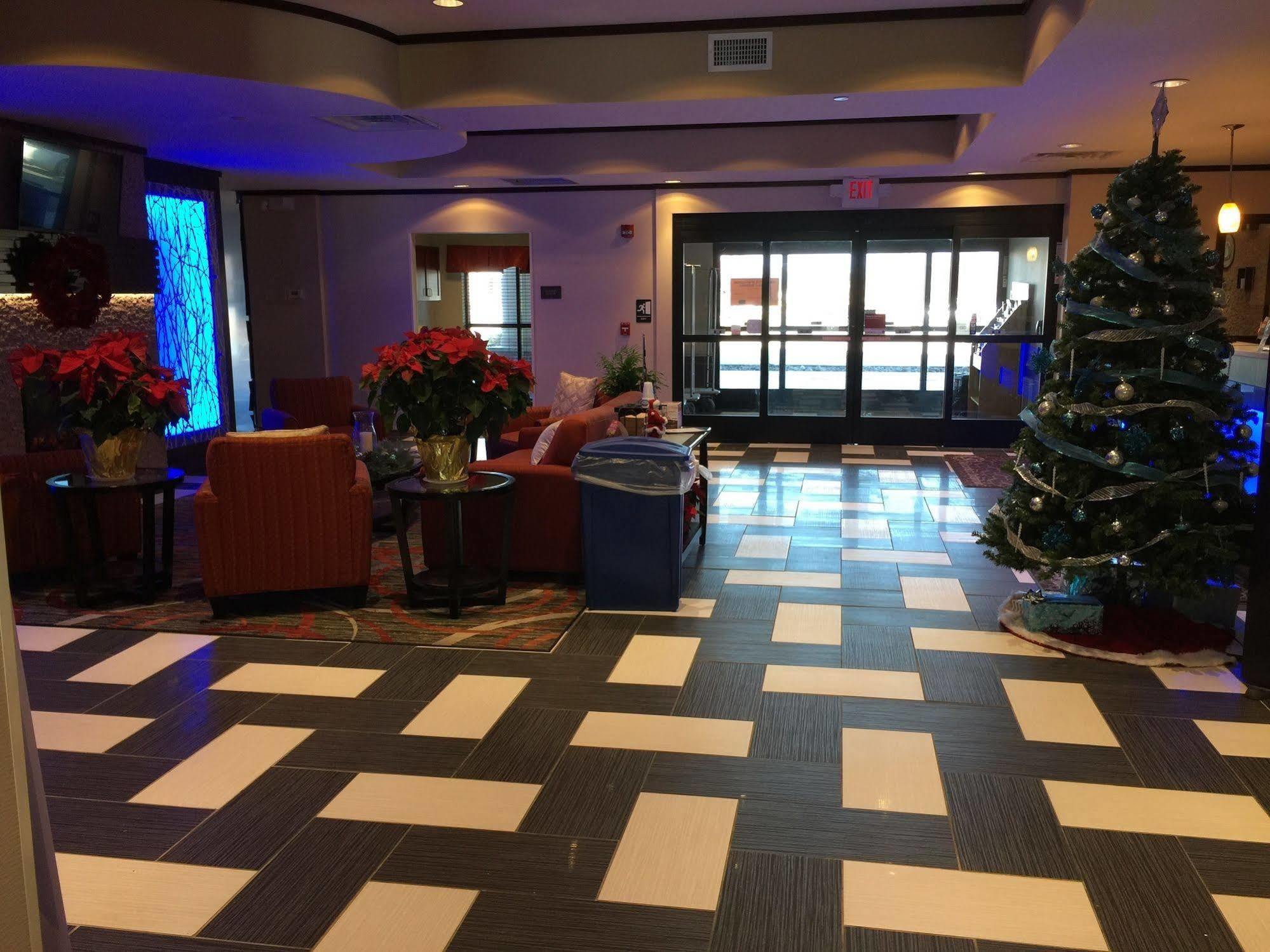 Comfort Suites Uniontown Extérieur photo