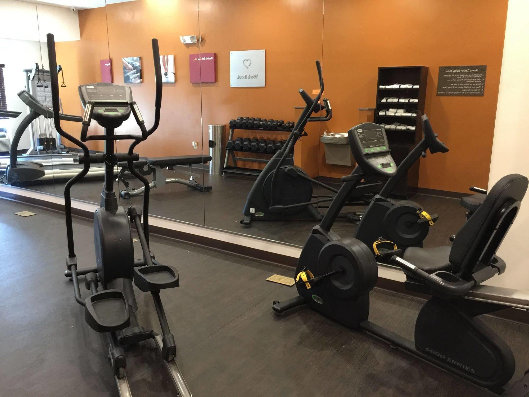 Comfort Suites Uniontown Extérieur photo